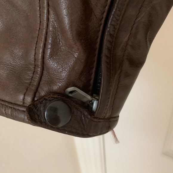 Ducati Scrambler "Quattrotasche" Leather Jacket by Roland Sands - Picture 4 of 16